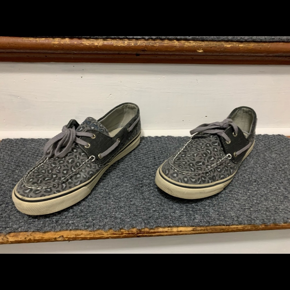 Sperry Biscayne gray leopard